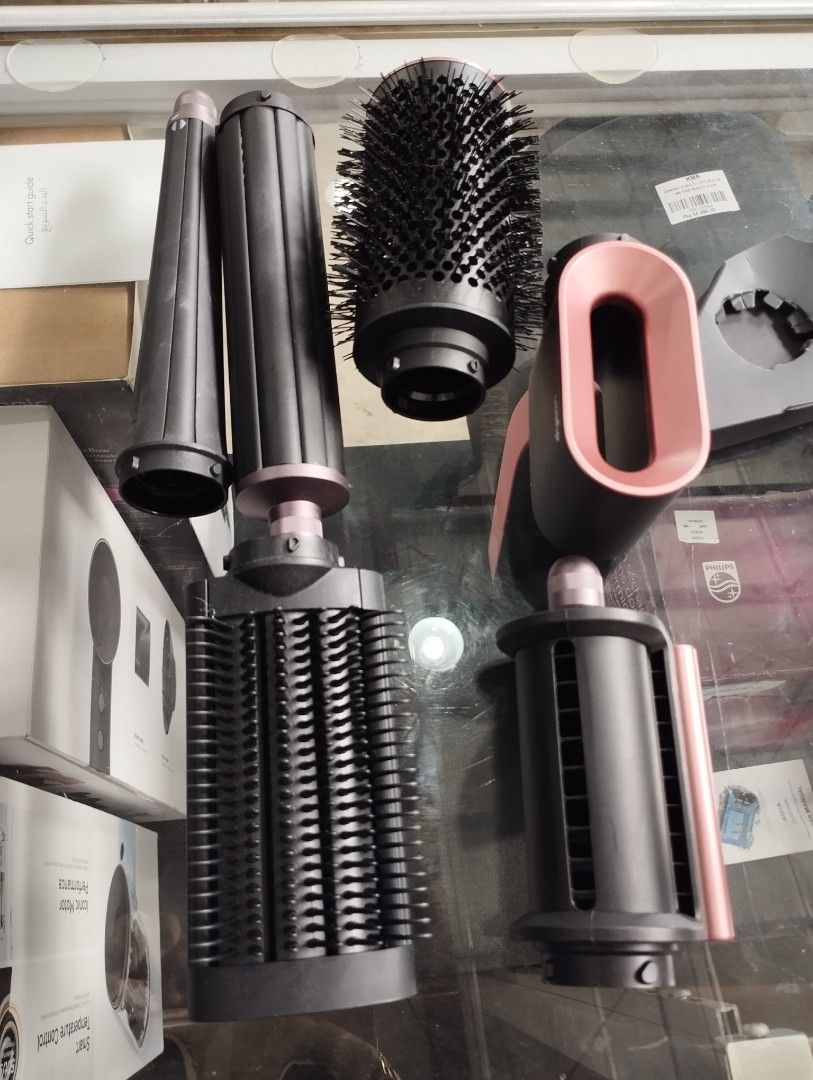 DYSON (Category: Hair) located in Caloocan City. Submitted by dhiony (Listing ID 1457932605, Image 3). Description: -brand new -3 units left -complete acc.
