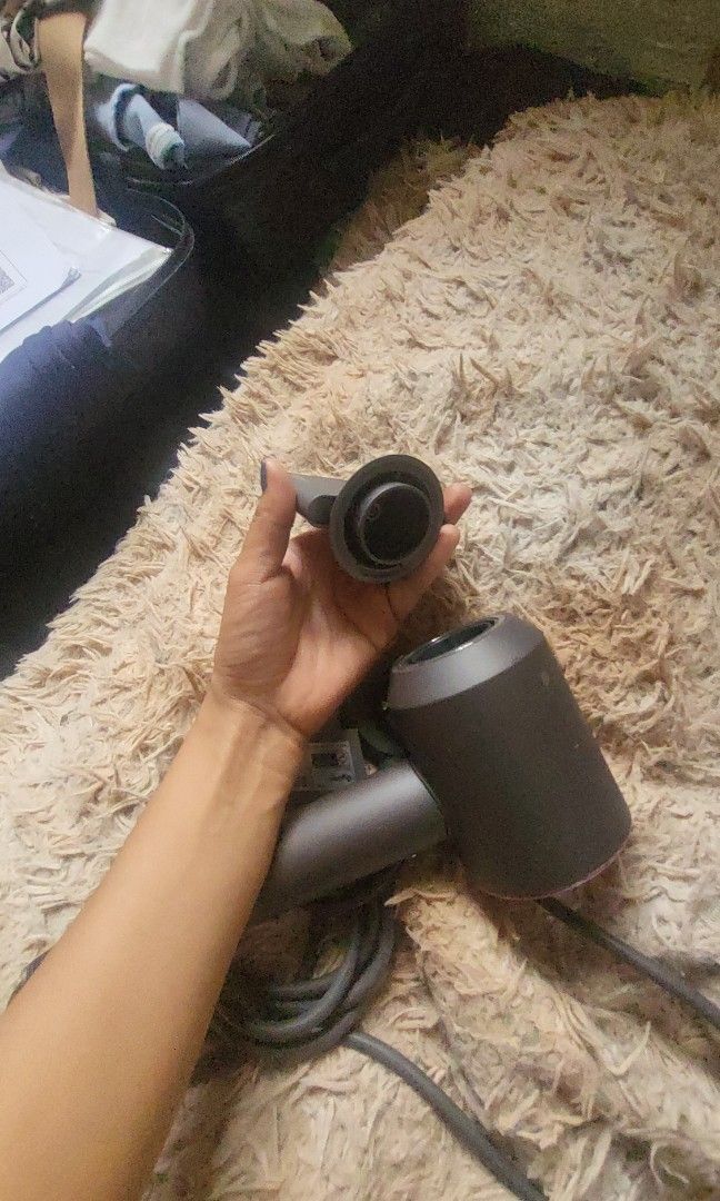 Dyson blower original (Category: Hair) located in Manila. Submitted by bayucancri64041 (Listing ID 1458034775, Image 2). Description: .