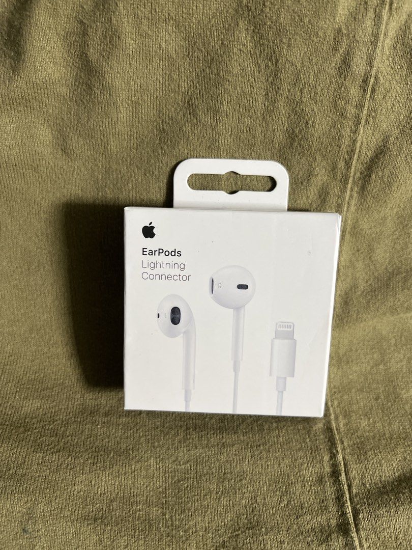 Earpods Lightning Connector (Category: Earphones) located in Manila. Submitted by as_onlineshop11 (Listing ID 1458061532, Image 1). Description: .