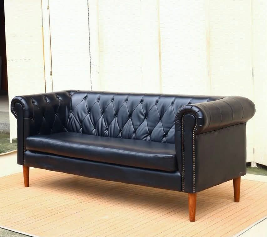 ELEGANT DESIGN 3 SEATERS BLACK LEATHER SOFA (Category: Sofas) located in Manila. Submitted by _chinixx (Listing ID 1458095896, Image 2). Description: JAPAN SURPLUS FURNITURE "Higashitani Co.,Ltd" ELEGANT DESIGN 3 SEATERS BLACK LEATHER SOFA Size 74L x 32W x 17SH x 30H in inches (AS-IS ITEM) *Minimal Scratch Only IN GOOD CONDITION.