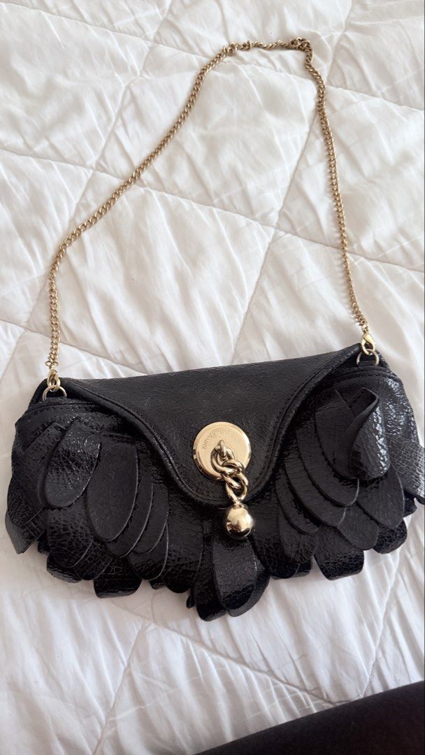 Emporio Armani (Category: Luxury Bags & Wallets) located in Manila. Submitted by deemfp (Listing ID 1457927625, Image 1). Description: .