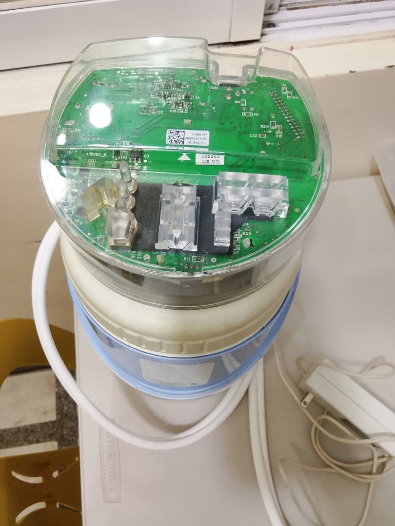 eSpring Water Purifier with Power Adapter (Category: Water Purifiers & Dispensers) located in Paranaque City. Submitted by paras0620 (Listing ID 1457981083, Image 2). Description: used Amway espring water purifier for sale. without filter RFS: No longer used.
