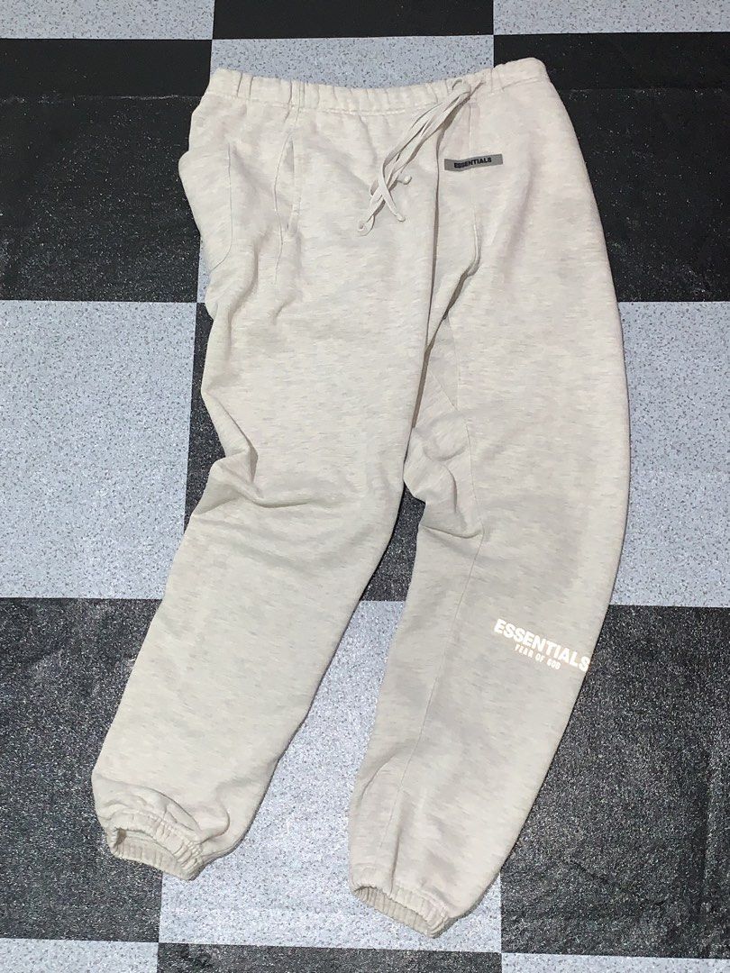 Essential Reflectorized (Category: Joggers) located in Angeles City. Submitted by badillajel81176 (Listing ID 1457943064, Image 3). Description: WTS – Essentials Reflective Design 📏 Size: Tag size “32 📏 Measurements: Length: 39.4” Thight:12” Hem:5” 💢Issue-Minimal Pin hole in Pocket ✨ Condition: 10/19 🟦 Color Rate: 10/9 📍 Pampanga Angeles City 📦 Shipping available nationwide.