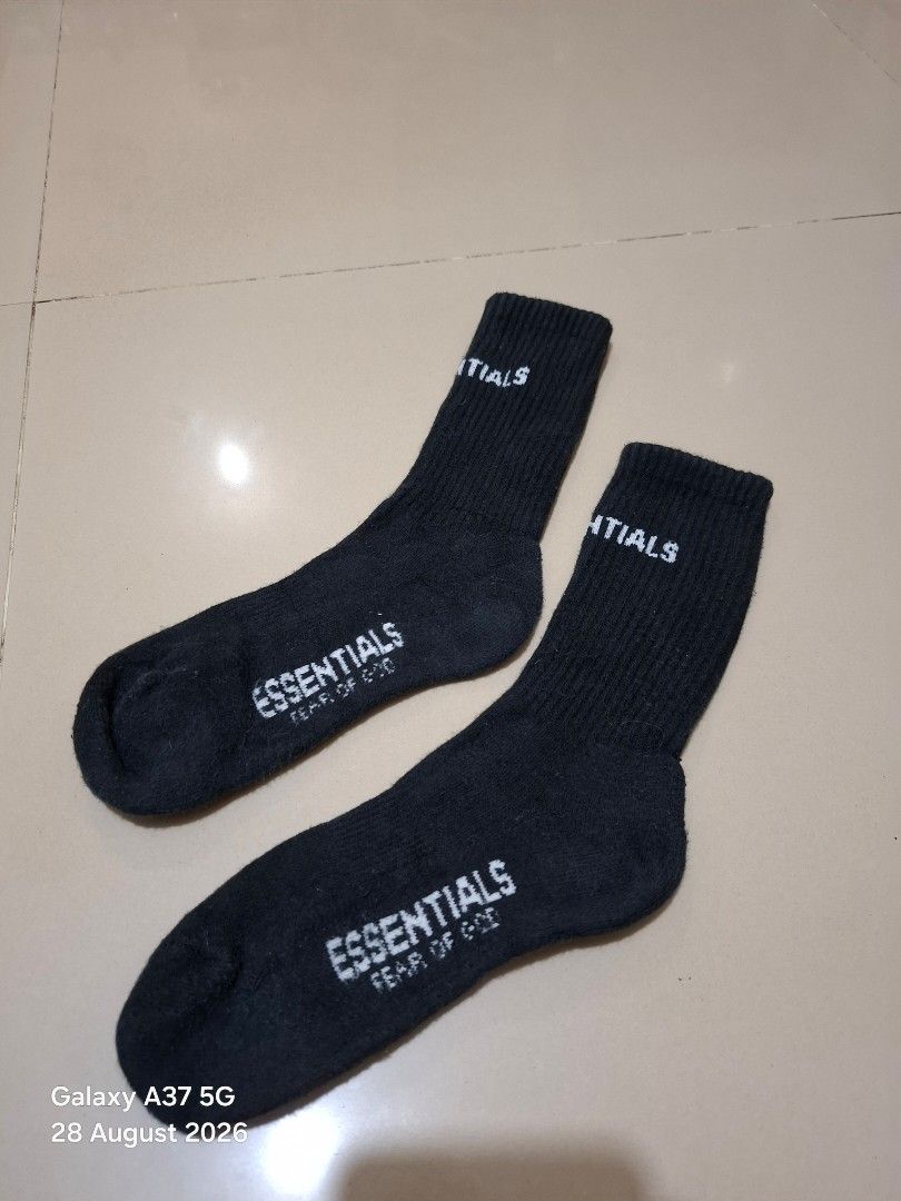 Essentials FOG Mens socks (Category: Socks) located in Manila. Submitted by thriftfinds_tagum (Listing ID 1458063847, Image 2). Description: Essentials Fear of God mens socks size US8 to US 11 180.⁰⁰.