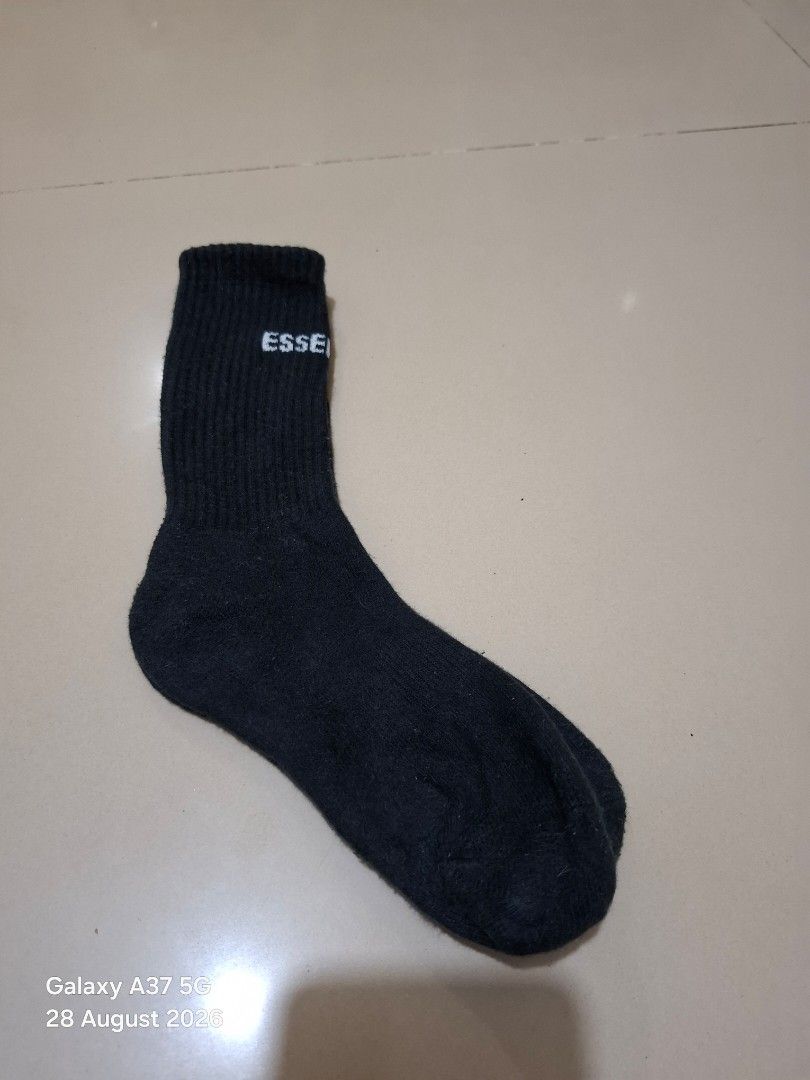 Essentials FOG Mens socks (Category: Socks) located in Manila. Submitted by thriftfinds_tagum (Listing ID 1458063847, Image 1). Description: Essentials Fear of God mens socks size US8 to US 11 180.⁰⁰.