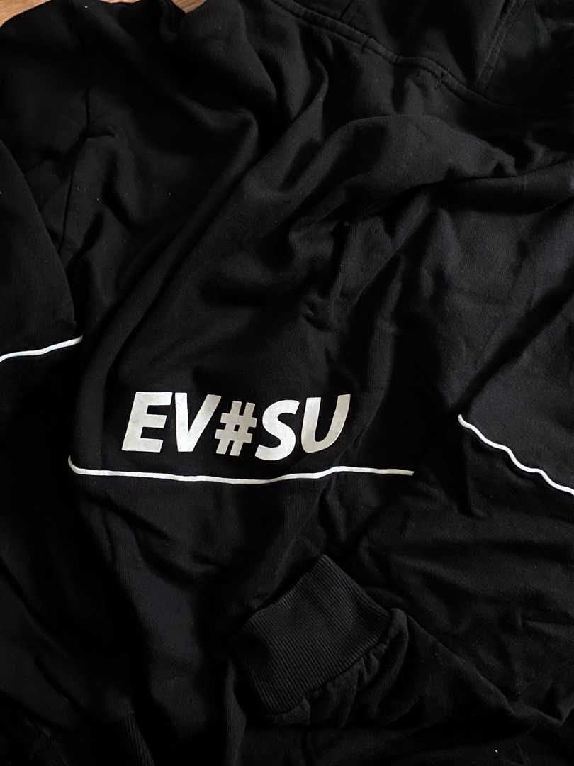 EVISU Black Graphic Hoodie Jacket (Category: Coats, Jackets and Outerwear) located in Quezon City. Submitted by dcbys (Listing ID 1455785142, Image 3). Description: like new no issues large on tag .