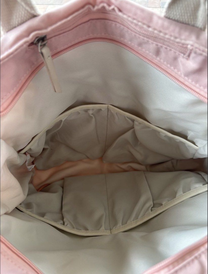 Feeme Mom/Diaper Bag (Category: Diaper Bags & Wetbags) located in Baguio. Submitted by pinkynj (Listing ID 1456732637, Image 3). Description: Like new :).