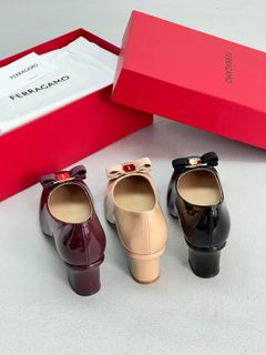 Shoes sandals sneakers slippers loafters Collection item 2