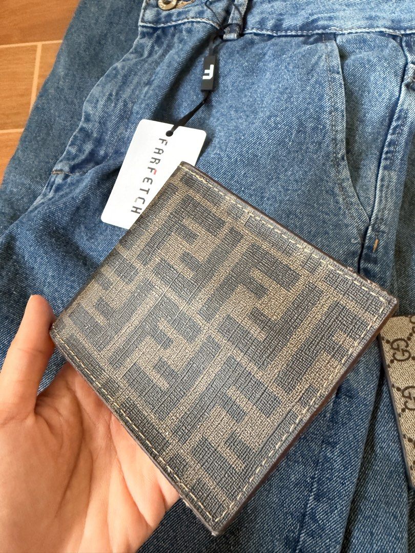Fndi Wallet (Category: Wallets & Card holders) located in Las Pinas. Submitted by twiceloved24 (Listing ID 1457975656, Image 1). Description: With interior flaw pls check last photo.