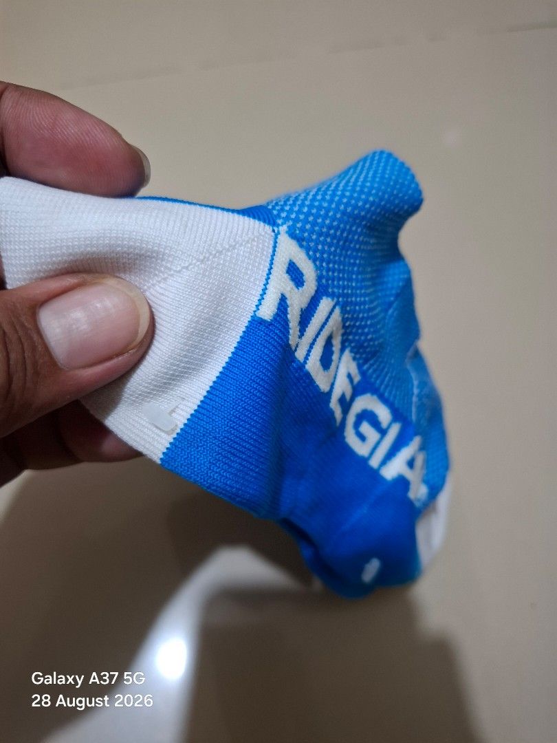 Giant Mens socks (Category: Socks) located in Manila. Submitted by thriftfinds_tagum (Listing ID 1458062831, Image 2). Description: Giant Cycling socks Mens Brandnew Condition size : US7 to US11 Lightweight ✅️ Stretchable ✅️ 250.⁰⁰.