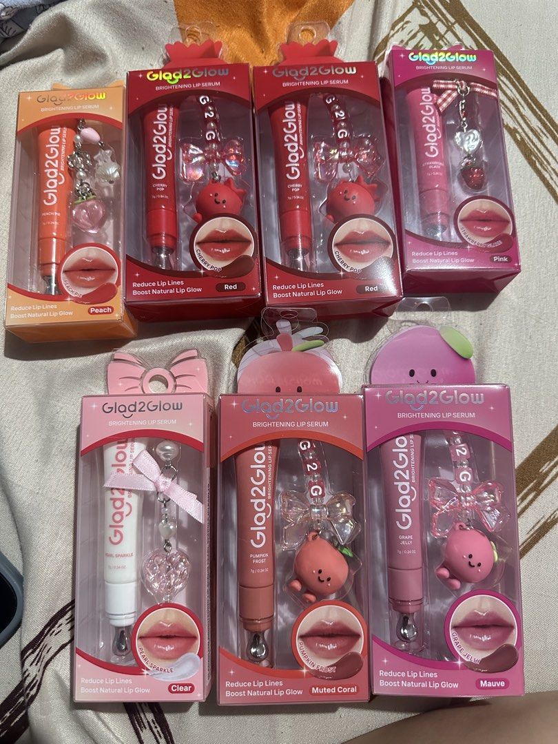 Glad2Glow Lip Serum (Category: Makeup) located in Cainta. Submitted by gabbyyelleee (Listing ID 1457971766, Image 1). Description: 180 each 1k take all (7).