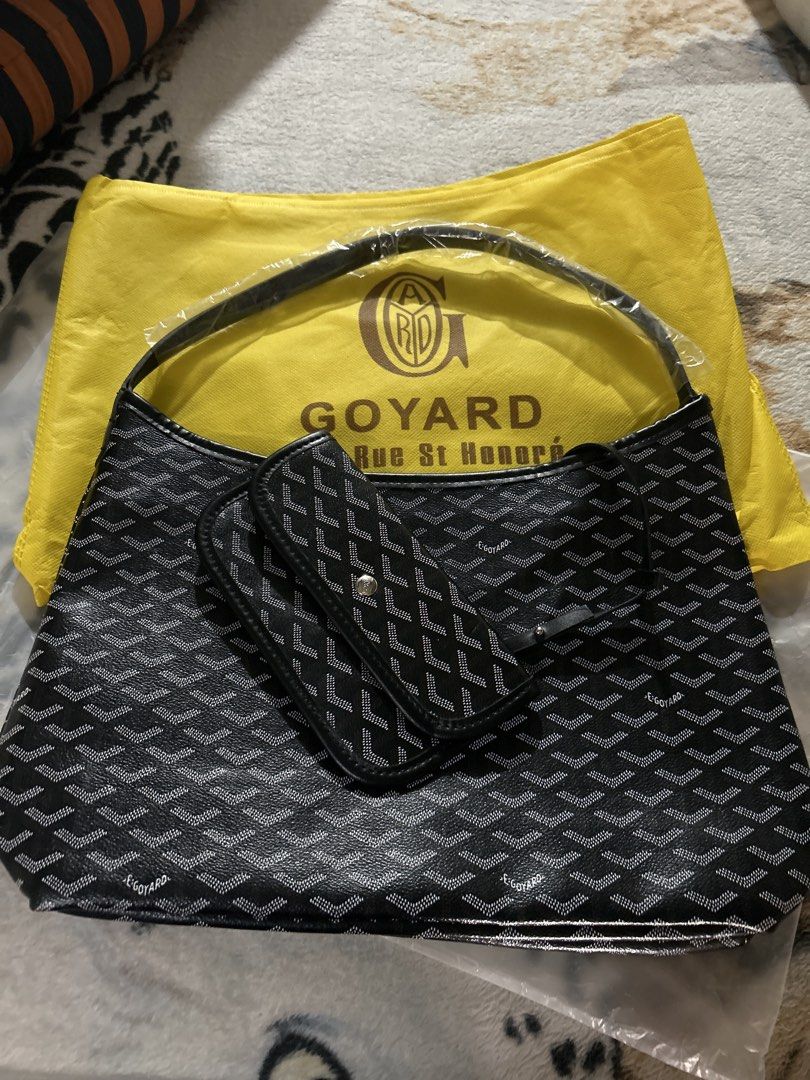 Goyard Black Monogram Hobo Bag with Pouch (Category: Luxury Bags & Wallets) located in Valenzuela. Submitted by cel_sells (Listing ID 1457932985, Image 1). Description: - given to me as a gift 🎁 .