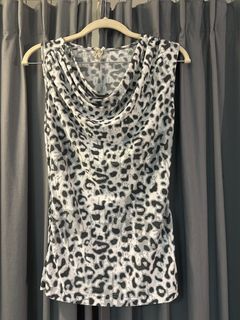 (Category: ) located in . Submitted by nyaniewardrobe (Listing ID 1457990855, Image 1). Description: .