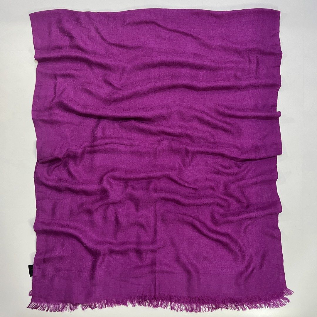 GUCCI JACQUARD FRINGE SCARF (Category: Luxury Accessories) located in Bacolod City. Submitted by the.finest (Listing ID 1458058238, Image 1). Description: Gucci GG Jacquard Fringe Scarf Size: Large Condition: 9/10 6,000+shipping fee.