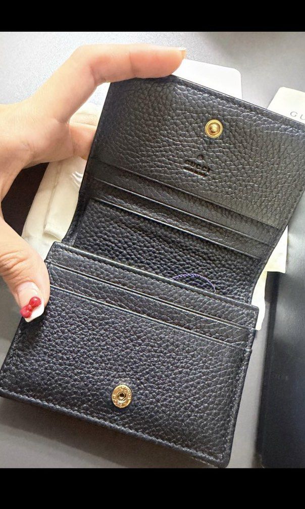 Gucci Wallet (Category: Luxury Bags & Wallets) located in Manila. Submitted by bewiisimaax (Listing ID 1457930802, Image 2). Description: Complete with box and dust bag Authenticity guaranteed .
