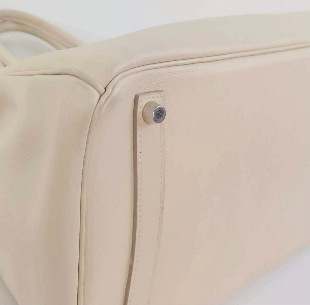 HERMES BIRKIN 35 (Category: Luxury Bags & Wallets) located in Pasig City. Submitted by ssecnirp22cap (Listing ID 1457946024, Image 3). Description: Brand: hermes Model & Size: birkin 35 Condition: excellent condition Year: square o 2011 Flaws (if any): minor scratch Inclusions (e.g. dust bag, box, receipt): none With rodeo .