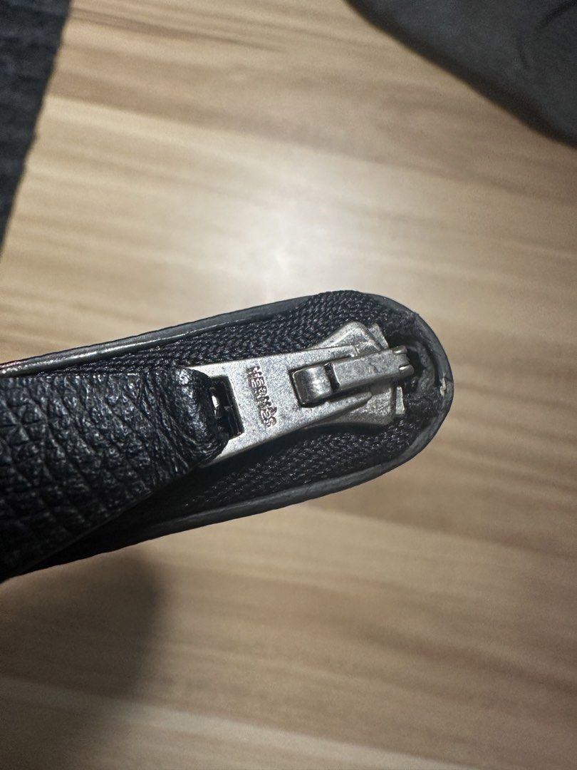 Hermes Black Leather Coin Purse (Category: Luxury Bags & Wallets) located in Iba. Submitted by luxurused (Listing ID 1457920515, Image 3). Description: please self authenticate buy at your own risk riri underzip negotiable.