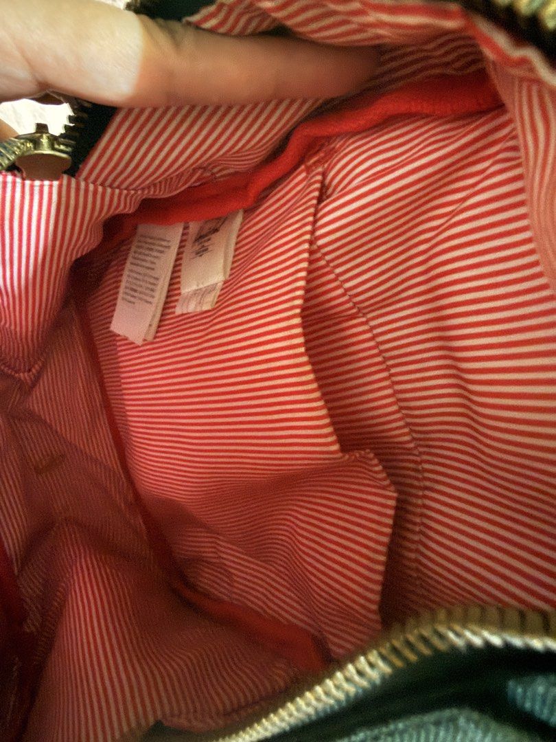 Hershel, uniqlo bags (Category: Cross-body Bags) located in Mandaluyong City. Submitted by riz_040521 (Listing ID 1457976576, Image 2). Description: 3 bags (1399) all -original Hershel backpack -uniqlo body bag yellow and pink bought in japan never been used. Take all for 1399.