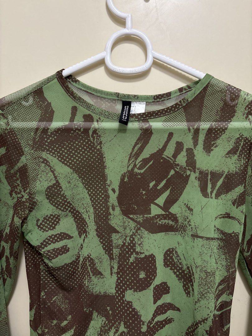 H&M Riso Mesh Long Sleeve (Category: Longsleeves) located in Manila. Submitted by j_decluttering (Listing ID 1458011555, Image 2). Description: - cool riso print - nice soft mesh - nice statement piece!.