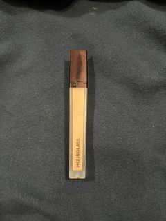 (Category: ) located in . Submitted by sofeasmakeupdrawer (Listing ID 1457918389, Image 1). Description: .