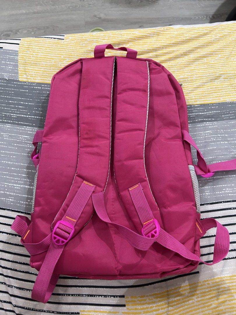 HP pink and grey bag back (Category: Laptop Bags & Sleeves) located in Rizal. Submitted by rlcstr (Listing ID 1457992361, Image 2). Description: - bnew bag never used - mop: maya/gcash - mod: lalamove/j&t .
