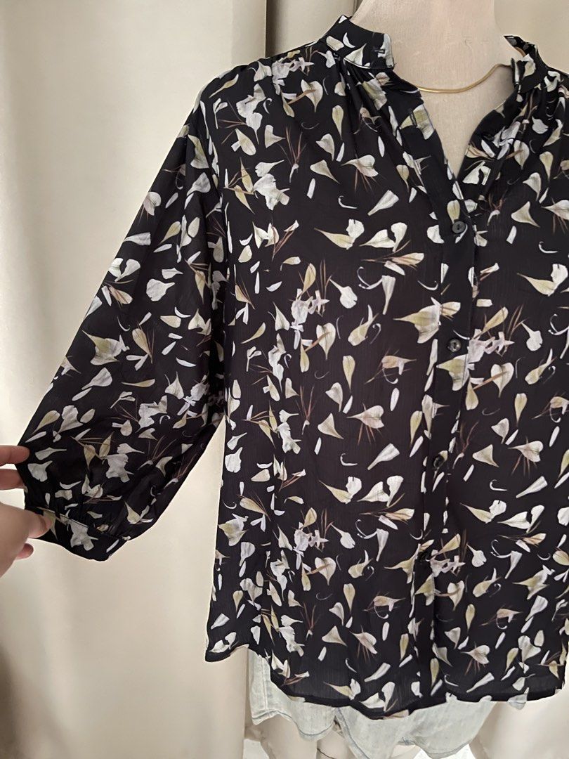 hq button down (Category: Blouses) located in Cainta. Submitted by zlove111 (Listing ID 1458092087, Image 3). Description: up to semi xl soft fabric premium .