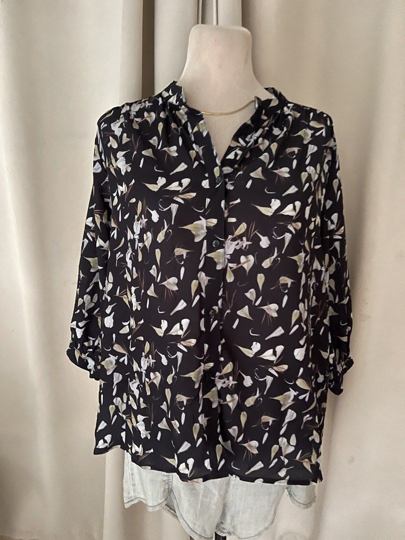 hq button down (Category: Blouses) located in Cainta. Submitted by zlove111 (Listing ID 1458092087, Image 1). Description: up to semi xl soft fabric premium .