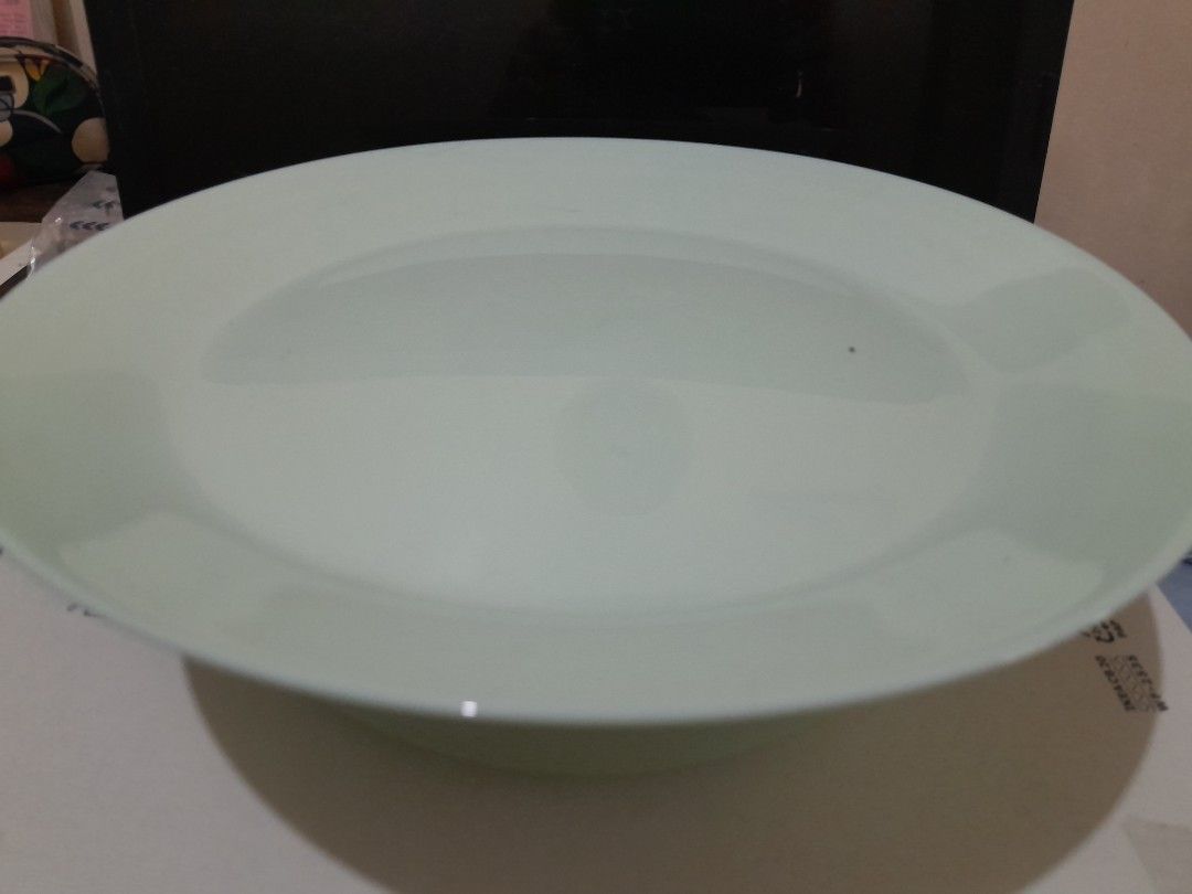 Ikea Plate and Large Bowl (set) (Category: Dinnerware & Cutlery) located in Makati City. Submitted by mylynmylyn (Listing ID 1457974745, Image 2). Description: large serving bowl plate area-Palaman Makati.