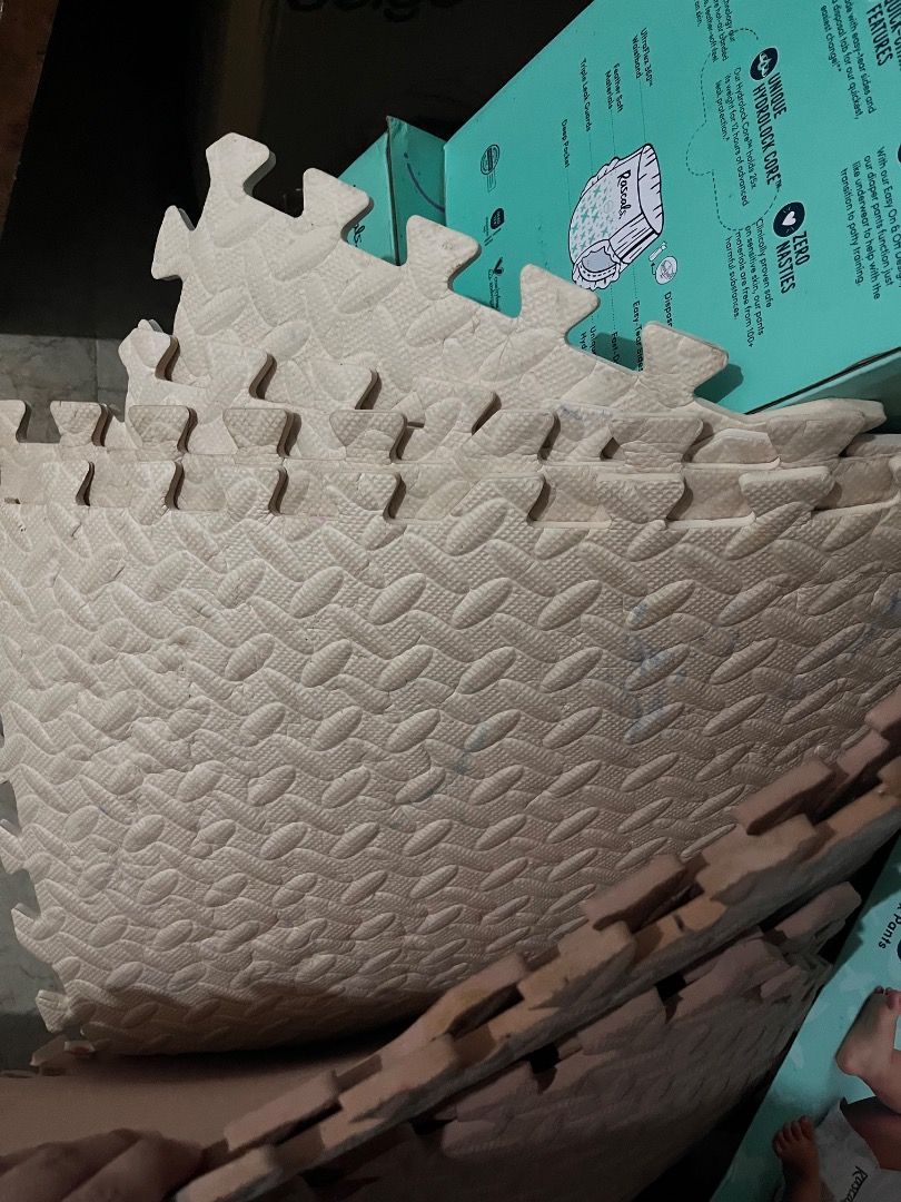 Interlocking Foam Play Mat Tiles 4pcs white 4pcs brown (Category: Infant Playtime) located in Muntinlupa City. Submitted by keenlion_22f510 (Listing ID 1457983266, Image 2). Description: - Interlocking foam play mat tiles - Textured surface for enhanced grip - Simple to assemble and disassemble - Ideal for creating safe play areas or workout spaces - Available in multiple pieces - Colors: 4Beige and 4Brown 350 take all need lang sanitize .