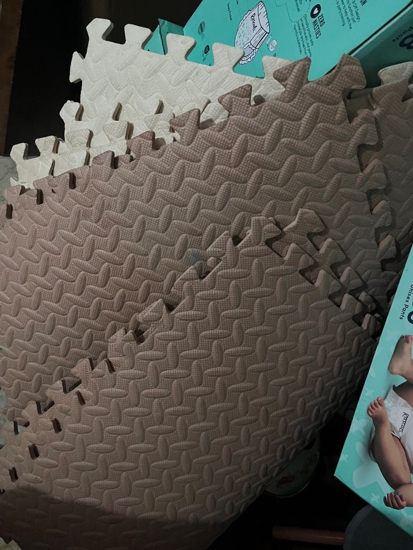 Interlocking Foam Play Mat Tiles 4pcs white 4pcs brown (Category: Infant Playtime) located in Muntinlupa City. Submitted by keenlion_22f510 (Listing ID 1457983266, Image 1). Description: - Interlocking foam play mat tiles - Textured surface for enhanced grip - Simple to assemble and disassemble - Ideal for creating safe play areas or workout spaces - Available in multiple pieces - Colors: 4Beige and 4Brown 350 take all need lang sanitize .