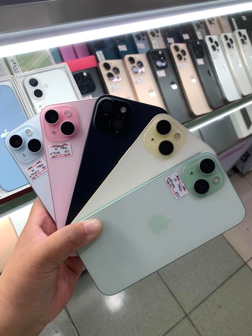 Iphone 15 128gb (Category: iPhone 15 Series) located in Manila. Submitted by olah4 (Listing ID 1457942085, Image 3). Description: Iphone 15 128gb the following specs: * 128gb storage * Factory unlocked *giftbox * Good condition, all working You accept: * Swap/trade-in ☐ * Cash, GCash, bank transfer, or credit card payment * Installment via GGives or Skyro SPAYLATER ☐ We offer: * Cash on delivery (COD) same day deliver via personal rider within me