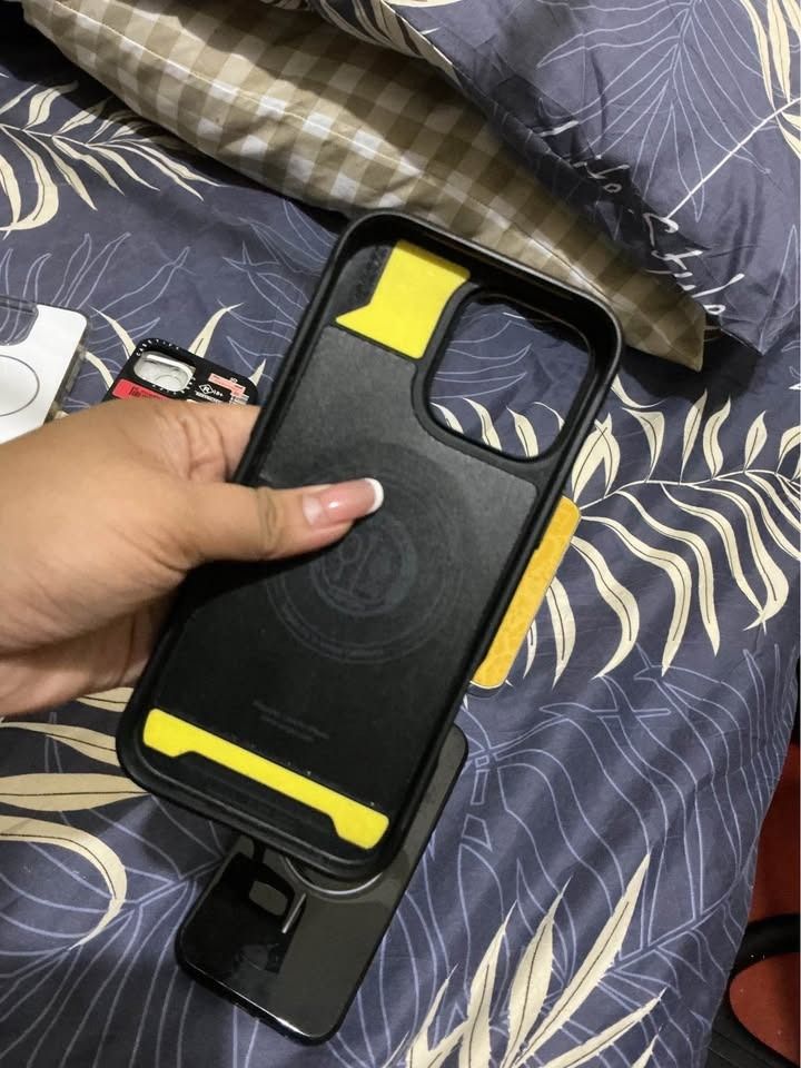 IPHONE 16 PRO MAX CASE / SPIGEN (Category: Cases & Sleeves) located in Manila. Submitted by nicolebadi33044 (Listing ID 1457925589, Image 2). Description: - Brand: Spigen - Compatible with: iPhone 16 Pro Max - Color: Black - Material: Durable construction - Features: Protective design, sleek look - Condition: New FOR TAKE ALL OTHER CASES ARE ALSO PREMIUM PM.