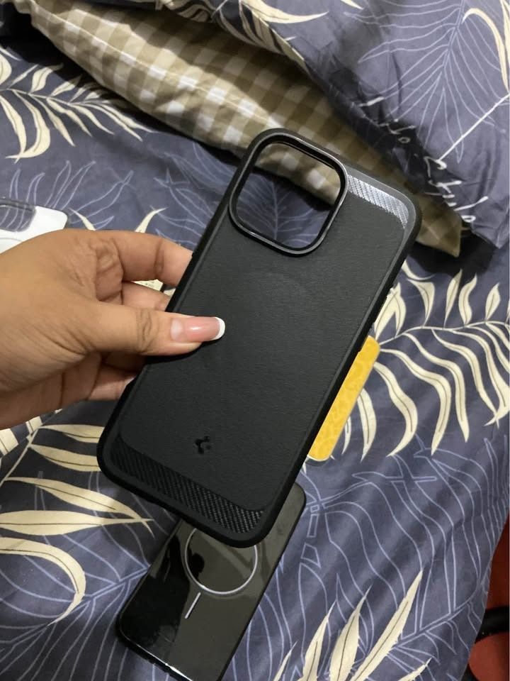 IPHONE 16 PRO MAX CASE / SPIGEN (Category: Cases & Sleeves) located in Manila. Submitted by nicolebadi33044 (Listing ID 1457925589, Image 1). Description: - Brand: Spigen - Compatible with: iPhone 16 Pro Max - Color: Black - Material: Durable construction - Features: Protective design, sleek look - Condition: New FOR TAKE ALL OTHER CASES ARE ALSO PREMIUM PM.