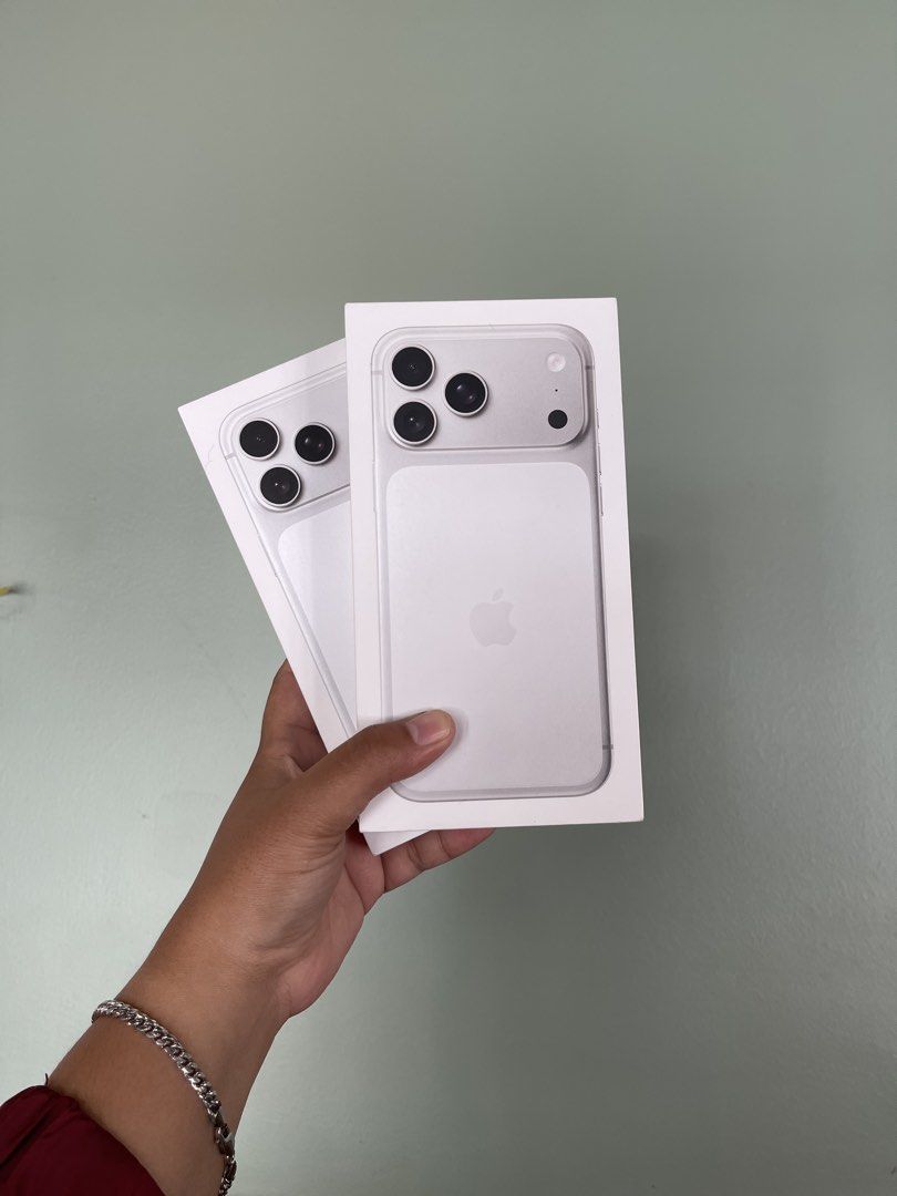 iPhone 17 Pro Max 256gb Brandnew Sealed (Category: iPhone 17 Series) located in Valenzuela. Submitted by amdps (Listing ID 1457914391, Image 1). Description: .