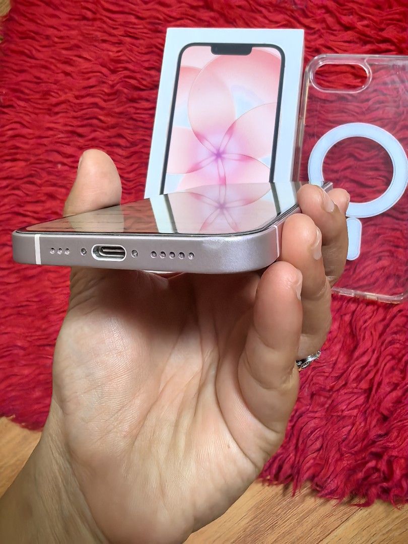 Iphone 17E 256GB Fu (Category: iPhone 17 Series) located in San Jose del Monte. Submitted by javaphile (Listing ID 1457940805, Image 3). Description: Iphone 17E 256gb Factory unlocked ZPA LOCAL VARIANT 100 % Batthealth - Small Dents sa Lower part, Hindi nakakaapekto Complete standard package 34k fixed sale Northcaloocan location Open for swap Direct Message mo lng ako😊.