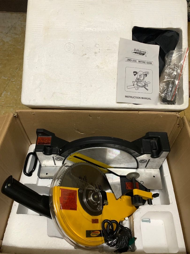 Johnson JMS-250 Mitre Saw (Category: Construction Tools & Equipment) located in Muntinlupa City. Submitted by happy.alexxx (Listing ID 1457964761, Image 3). Description: 🔨✨ FOR SALE: Johnson Elektrik Miter Saw JMS-250 ✨ Para sa mga DIY lovers, carpentry projects, at home improvements! 🏡 ✅ Powerful motor ✅ Smooth & accurate cutting ✅ Good condition ✅ Ready for use Perfect for workshop or personal projects. 💸 ₱16,000 (Negotiable for sure buyer) 