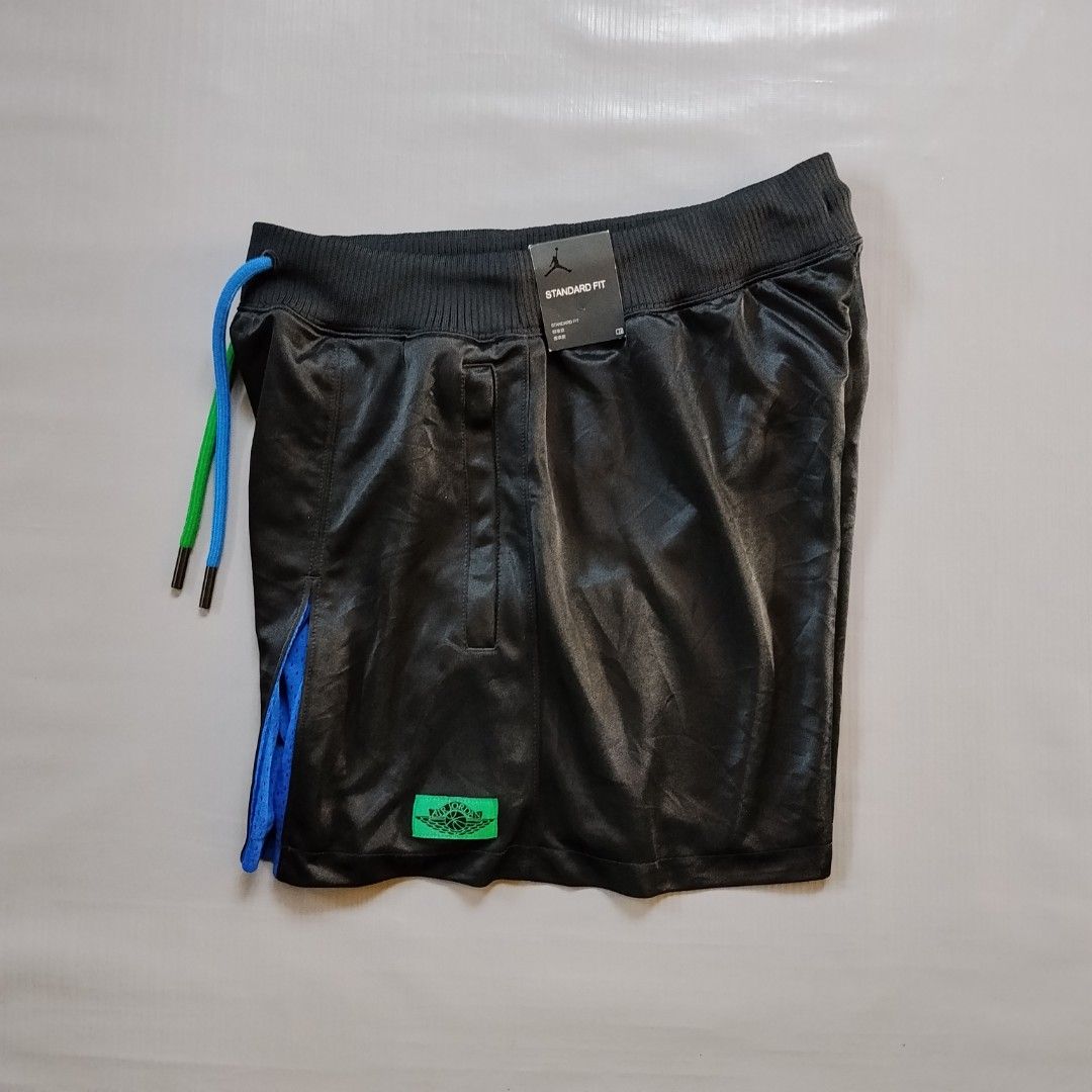 JORDAN X ALEALI MAE (PLEATED SHORTS) (Category: Shorts) located in La Carlota. Submitted by sports_couture_ph (Listing ID 1457965593, Image 3). Description: JORDAN X ALEALI MAE (PLEATED SHORTS) RATE EXCELLENT CONDITION SIZE MEDIUM WOMENS PRICE 449 ADD SHIPPING FEE DM TO PURCHASE.