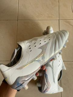 (Category: ) located in . Submitted by 33.thrifting (Listing ID 1457985737, Image 1). Description: .