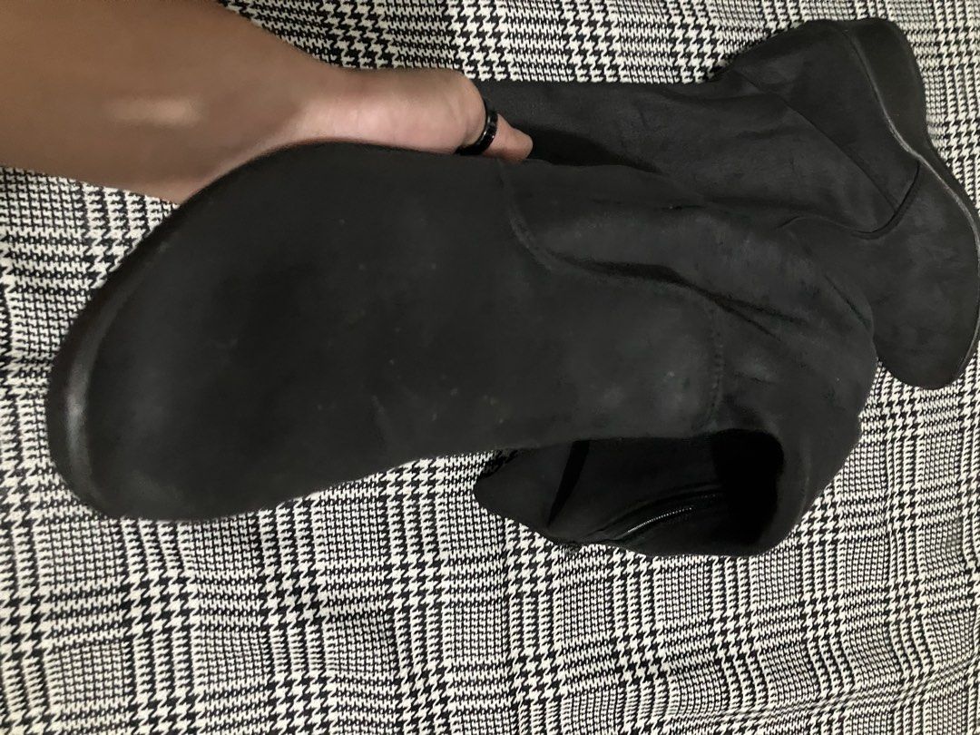 Knee boots suede (Category: Boots) located in Angeles City. Submitted by jnwsurplus (Listing ID 1458015360, Image 2). Description: Size 23cm Plss see pictures Add sf.