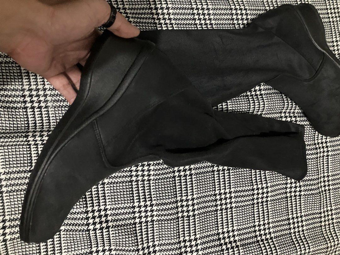 Knee boots suede (Category: Boots) located in Angeles City. Submitted by jnwsurplus (Listing ID 1458015360, Image 3). Description: Size 23cm Plss see pictures Add sf.