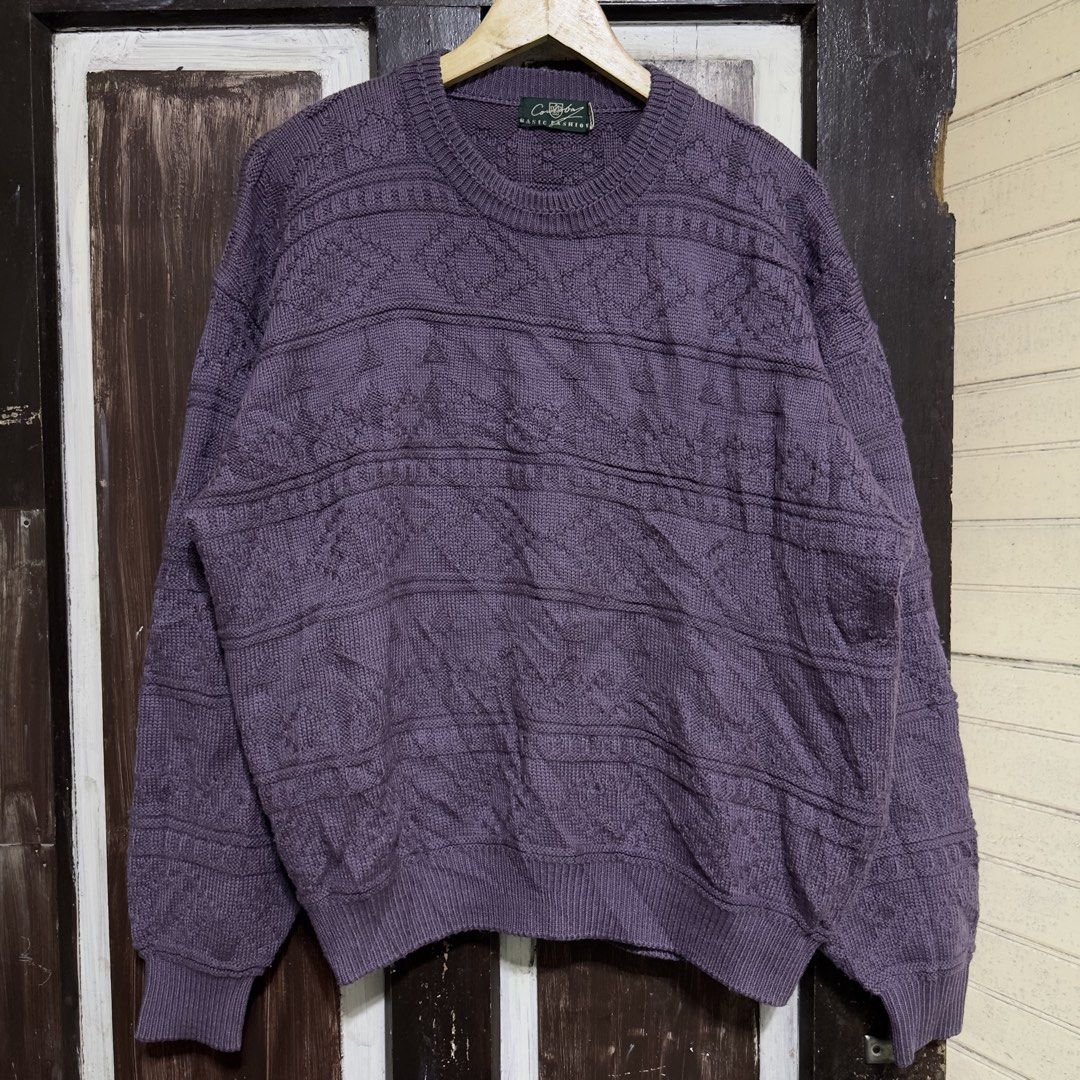 Knited Sweater (Category: Coats, Jackets and Outerwear) located in Baguio. Submitted by secondoption.ph (Listing ID 1457939863, Image 1). Description: Size medium Length 24 Width 24.