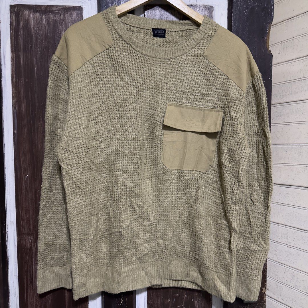 Knited Sweater (Category: Coats, Jackets and Outerwear) located in Baguio. Submitted by secondoption.ph (Listing ID 1457940517, Image 1). Description: Size medium Length 26.5 Width 23.5.