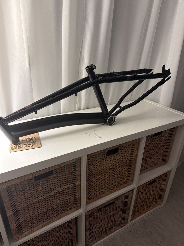 Lajak frame (Category: Bicycles) located in Singapore. Submitted by iheartsmarzipan (Listing ID 1458034721, Image 3). Description: Some parts are rusty.