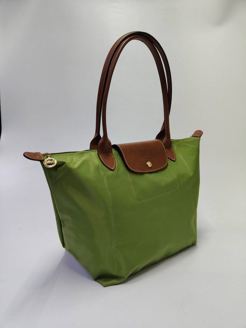 ❤️LC Classic Long Handle - Matcha (Category: Tote Bags) located in Quezon City. Submitted by asrcollections (Listing ID 1457905875, Image 2). Description: ❤️Classic Long Handle - Matcha/Lichen ✅MLH - 3000 ✅LLH - 3500 Onhand.