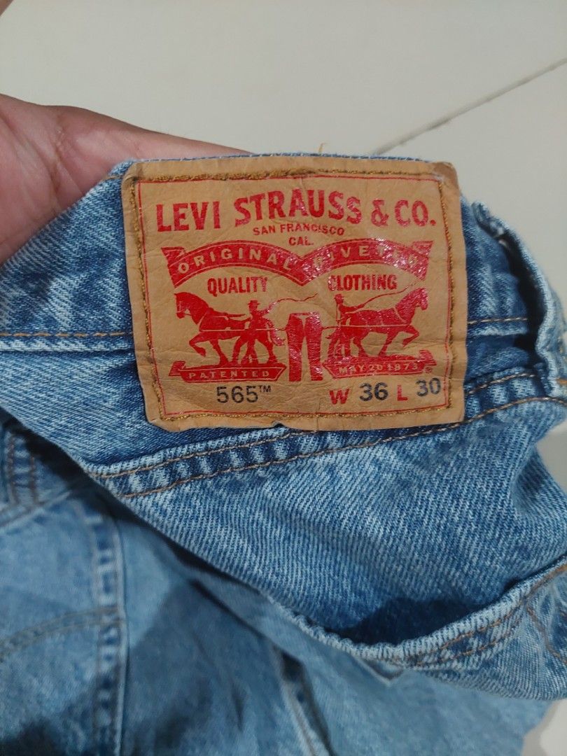 Levis 565 (Category: Activewear) located in Dinalupihan. Submitted by rack-808 (Listing ID 1457966883, Image 1). Description: Levis 565, 2024 36×42.