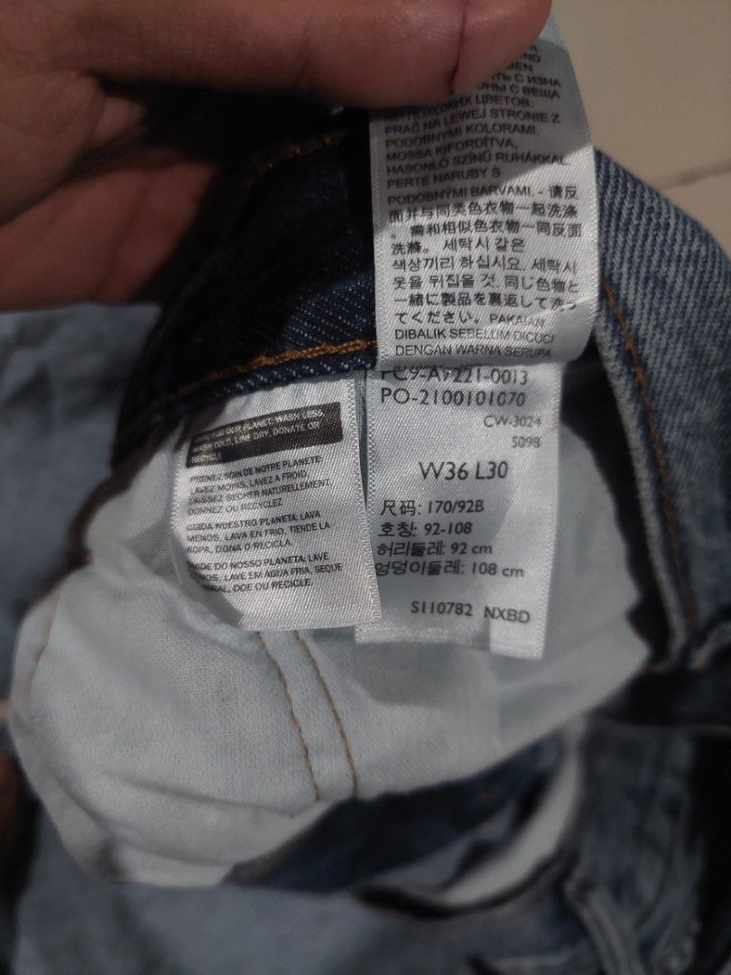 Levis 565 (Category: Activewear) located in Dinalupihan. Submitted by rack-808 (Listing ID 1457966883, Image 2). Description: Levis 565, 2024 36×42.