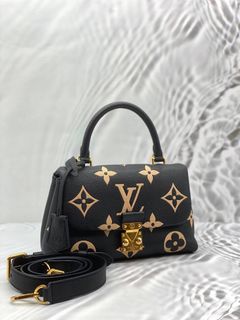 (Category: ) located in . Submitted by redrabbitluxury (Listing ID 1457995985, Image 1). Description: .