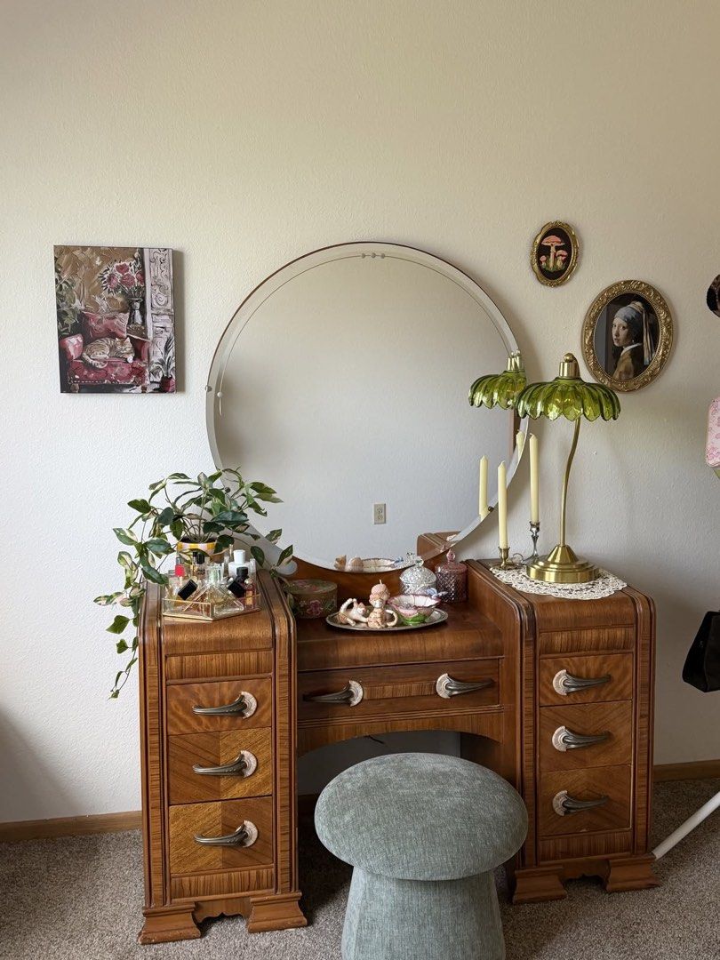 LOOKING FOR THIS VANITY TABLE (Category: Other Home Furniture) located in Manila. Submitted by tak0bibi (Listing ID 1458093605, Image 2). Description: ❗️NOT SELLING ❗️ Looking for this kind of vanity table - Can deliver to Manila / Laguna - Little to no flaws - Fixable flaws - Not too pricy - Any wood material is fine #vanitytable #antique #furniture # vintage #dresser.