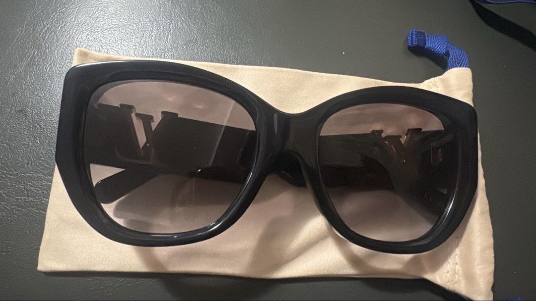 Loui Vuitton Icon Cats eye authentic sunglasses (Category: Luxury Accessories) located in Davao. Submitted by mj_designervintagecurator (Listing ID 1458013554, Image 3). Description: 📌Brand new, from LV vietnam purchased 📌RFS not fit malaki size.