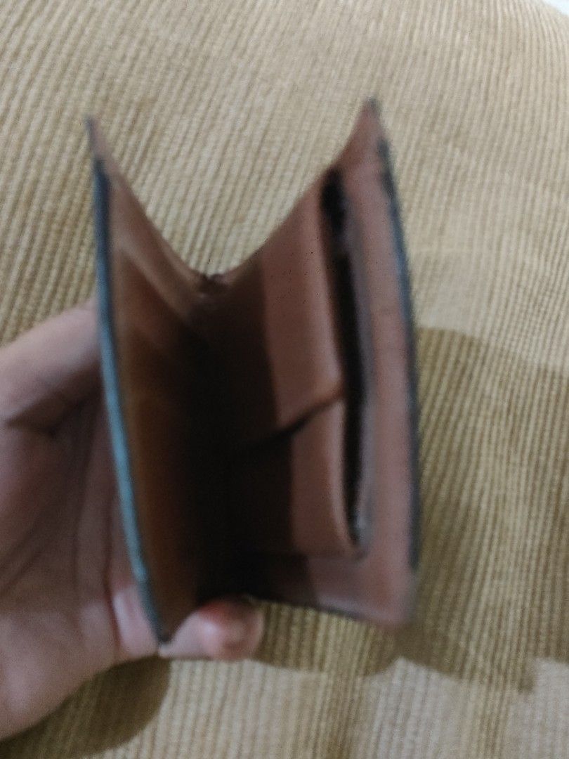 Lv bifold wallet (Category: Luxury Bags & Wallets) located in Sindangan. Submitted by branden_line (Listing ID 1457930773, Image 3). Description: Louis Vuitton bifold wallet coded.